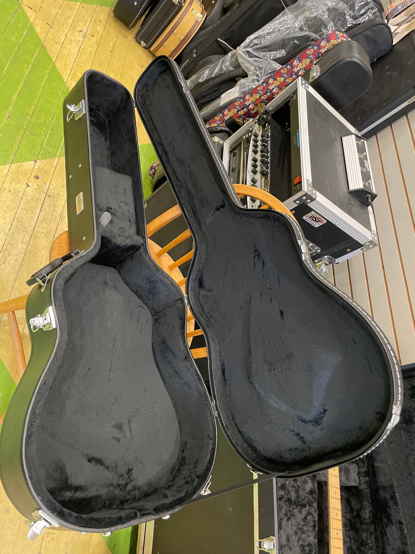 GearLux Dreadnought Acoustic Hard Case