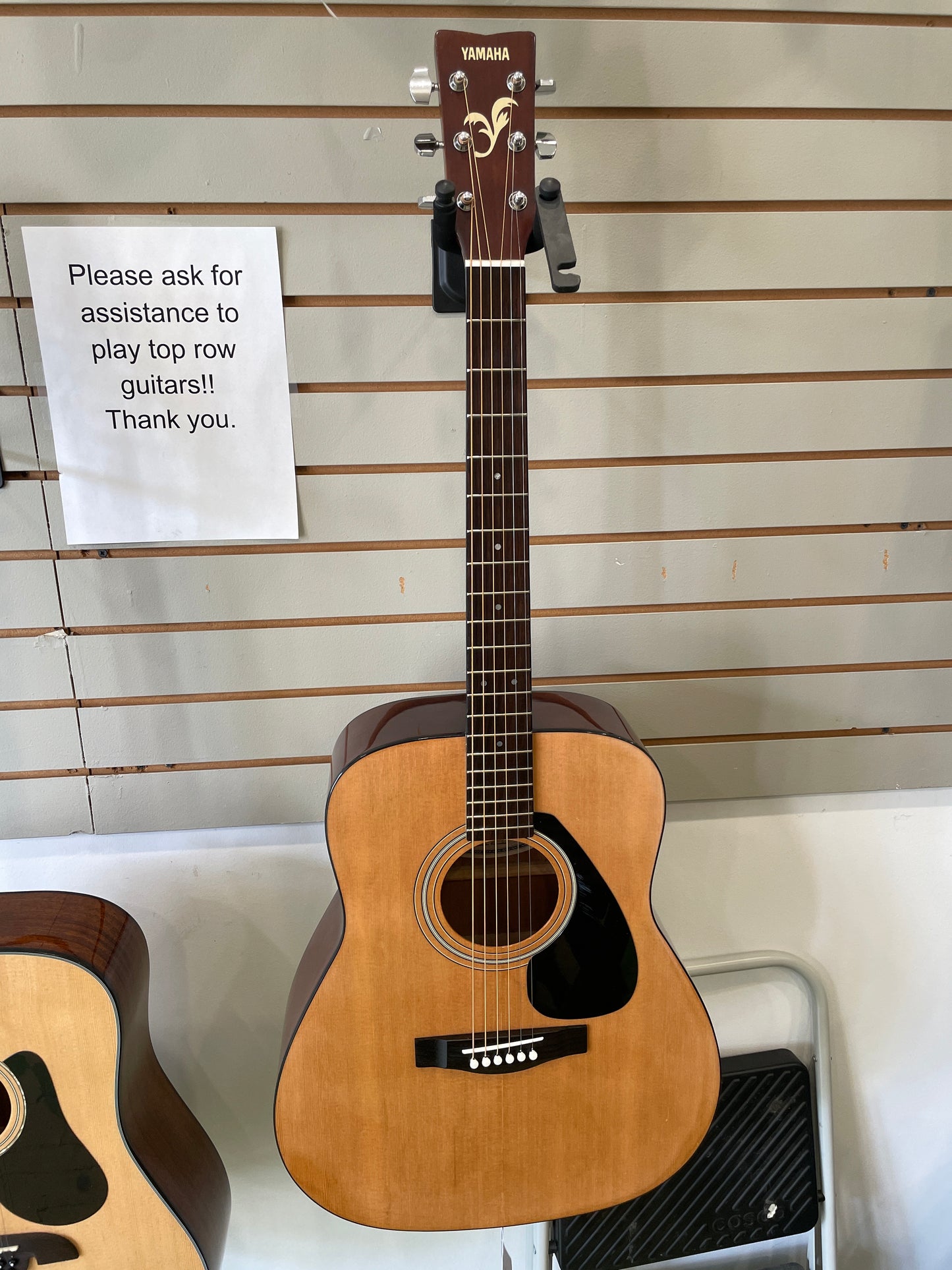 Yamaha FG-402