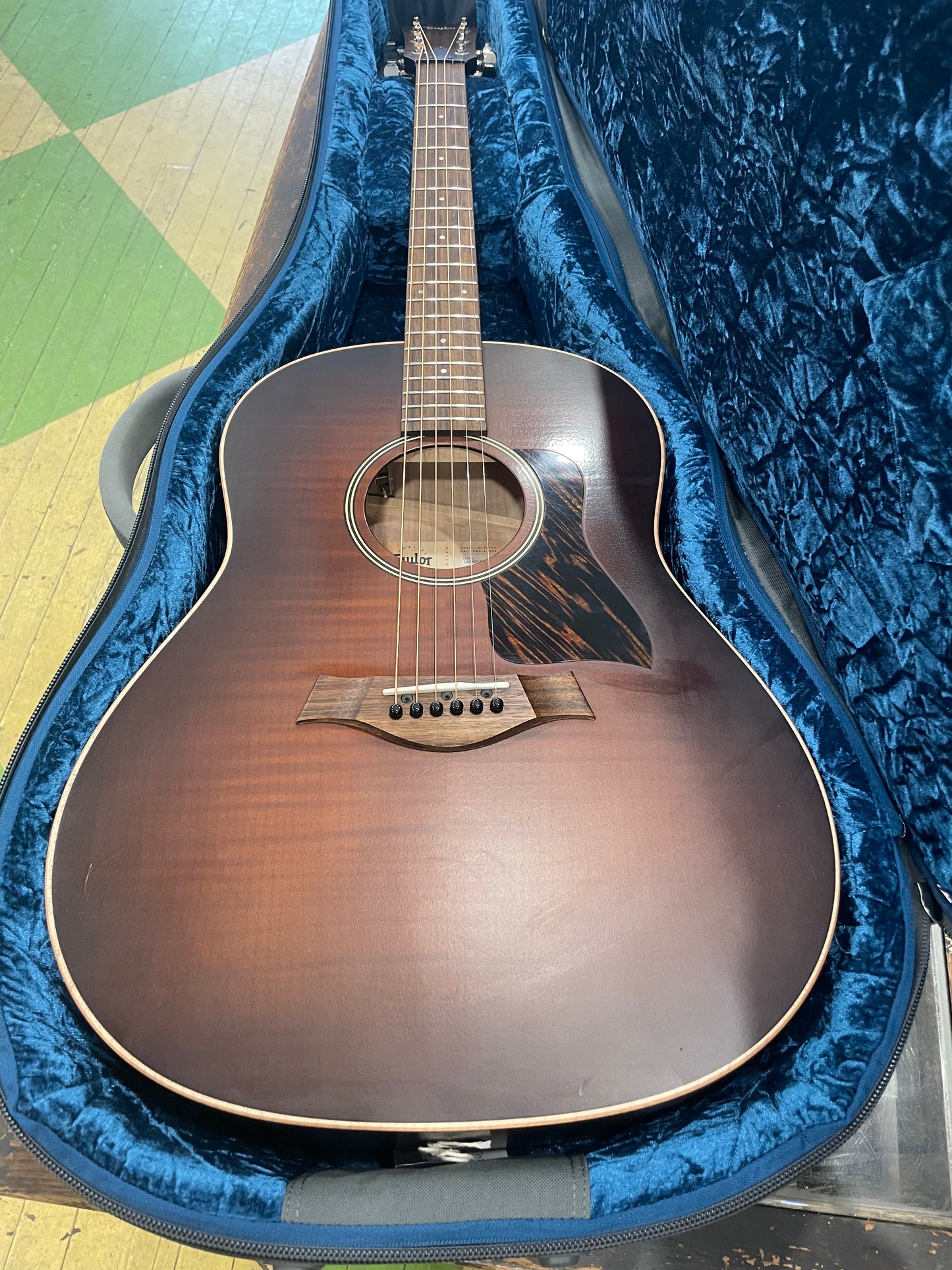 Taylor AD27e Flametop