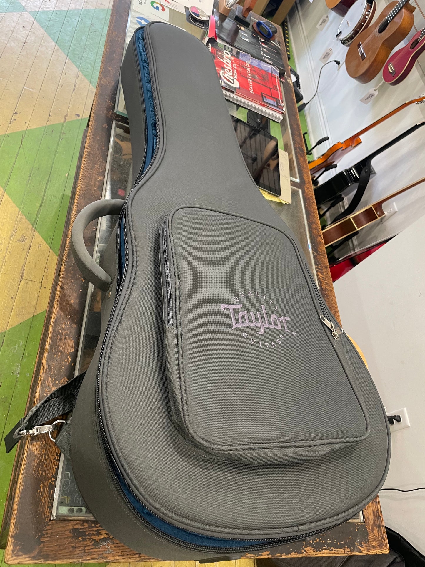 Taylor AD27e Flametop