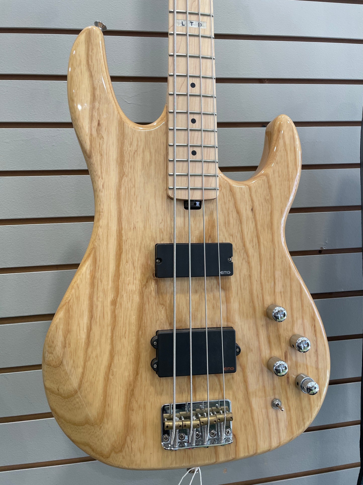 LTD Surveyor-414 Bass