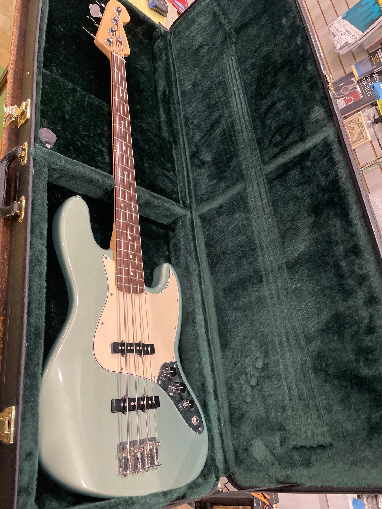 Fender ‘04 Jazz Bass